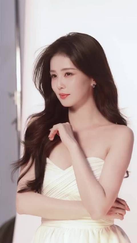 我老婆就这样美 倾国倾城 这个视频怎么一直都看不完 太美了吧