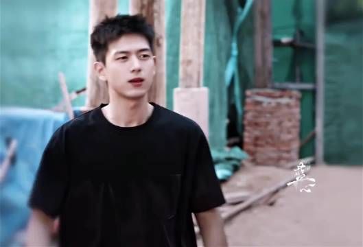 李现回归现偶出演《雾里青》孟弗渊