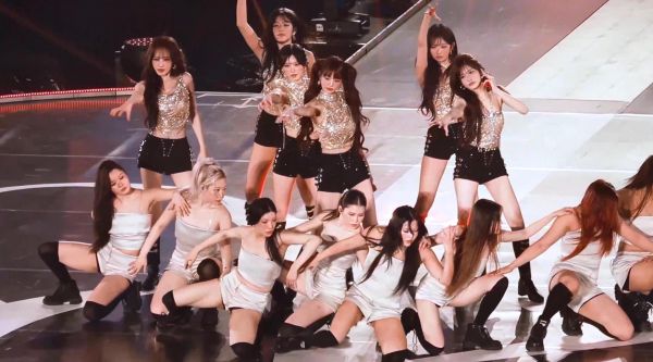 中字《BANGBANG》260419 节奏感爆棚，舞台氛围拉满！