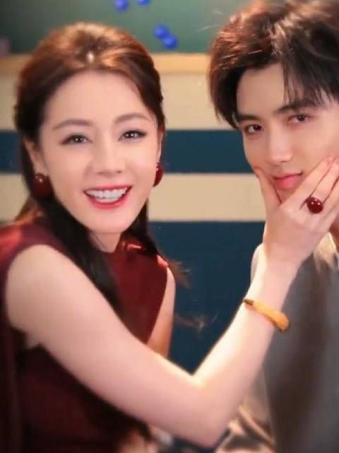 《白日提灯》的小剧场也太会了！ 氛围感直接拉满，越看越上头