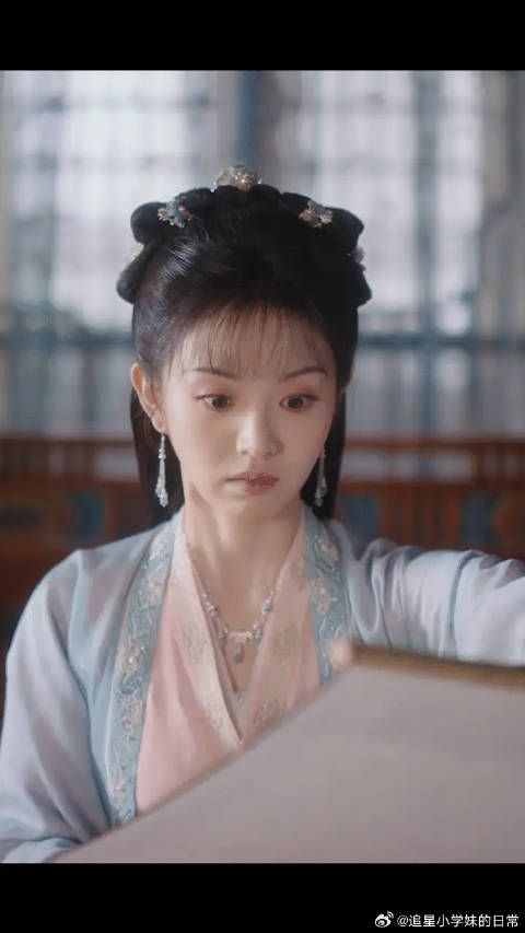 可把少主整尴尬了