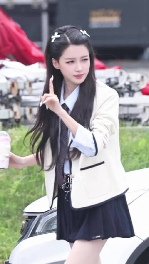 哎哟飞吻也太萌了这个孙怡，偷摸儿过来打卡粉丝应援了