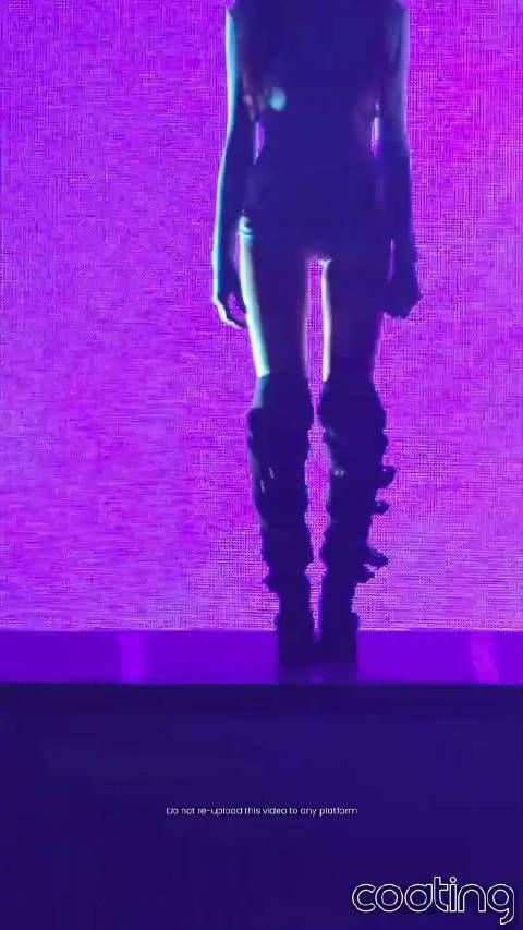 吉赛尔站立手触膝盖引热议，身高163被称地表最强