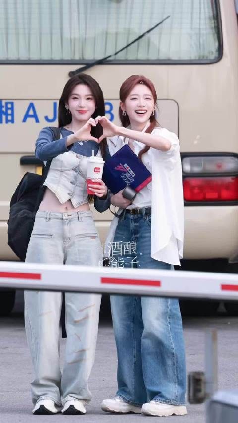 朋友们我又被瑶月萌哭了咋办，就这样一把搂腰，家产就这样稳稳的很安心