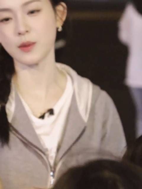 每一帧都是元气少女感，好像时间在她身上停住了