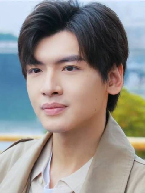 夏晓兰还是回到了现代，再次与周诚相遇