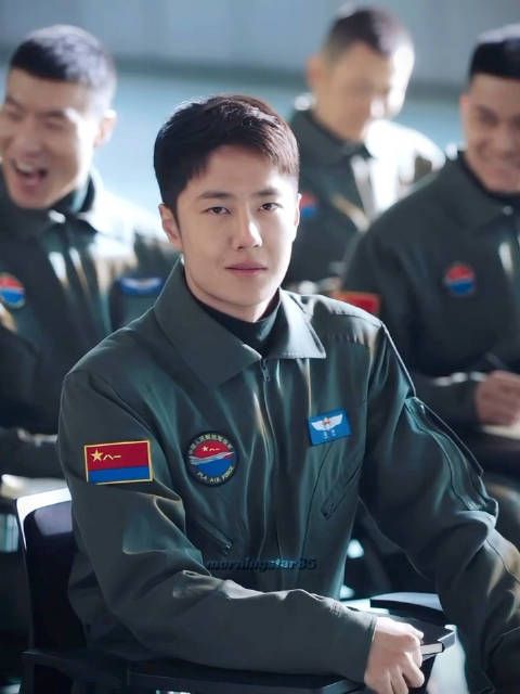 长空之王特别好看，王一博出品部部精品，好电影历久弥新，好演员留下经典