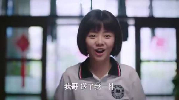 以家人之名：李尖尖饭桌讨论内衣，众人找借口羞涩离场