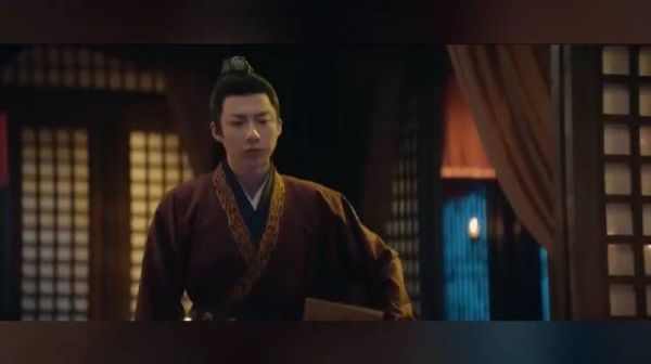 折腰：仇恨夫妇变纯爱夫妇，巍侯找小乔亲近，暧昧拉扯甜度飙升