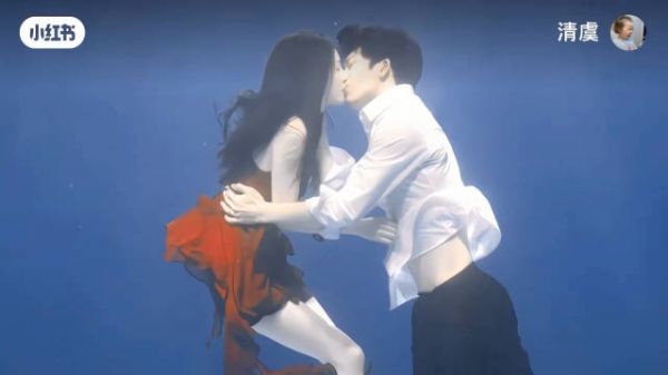 剧粉依旧坚持在手搓吻戏中