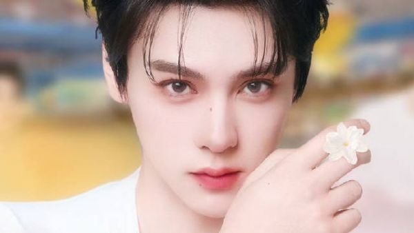 半亩花田还给代言人准备了第二波柚子味沐浴露推广呢