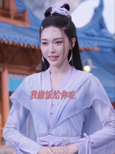 阿念喜欢香香，连吃三天肚滚滚