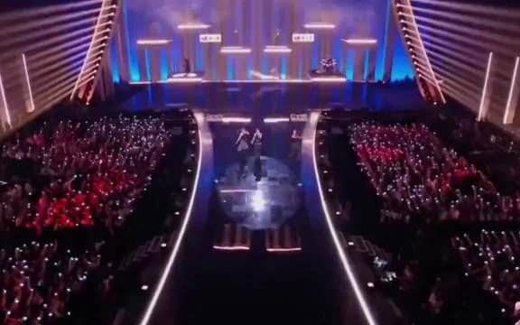 一旦接受了这个设定，就回不去了