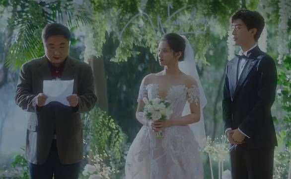 父亲承诺不再放开女儿的手，却在女儿婚礼上亲自放开了手！