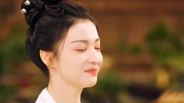 王楚然自曝600度高度近视，童年阴影拒做手术