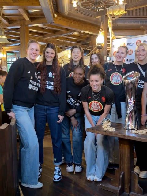 姐姐披头发好好看哦