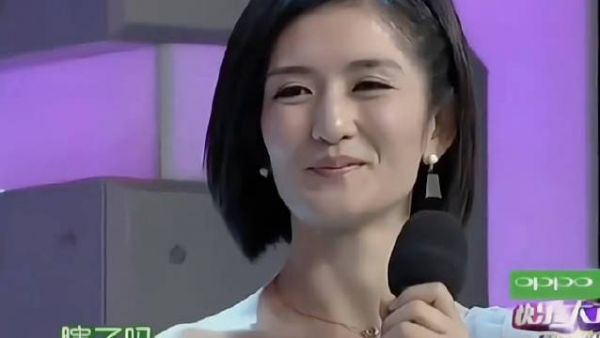 我讲学习娜姐态度 对待电梯里抽烟的人我就这样