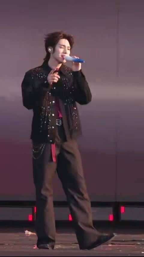 颜安神图自带氛围感镜头自动聚焦