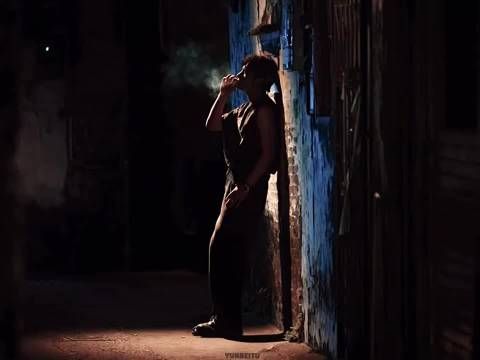 考古了一下何衍朝太帅了！怎么会有人穿西装这么大佬又少年气的！