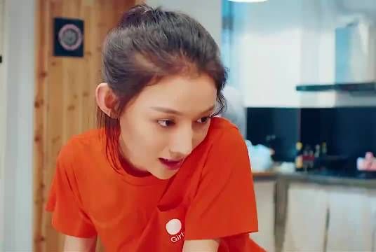 洗澡时前男友突然闯进来