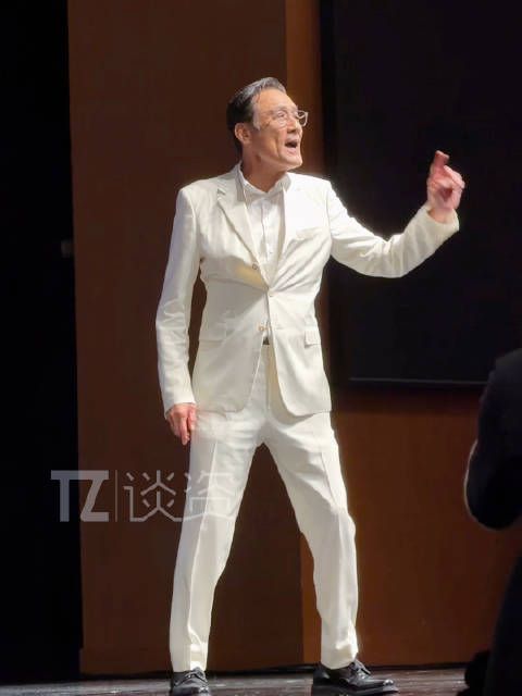 明明是去景区都可以免费的年纪了，怎么两位比我还有活力！