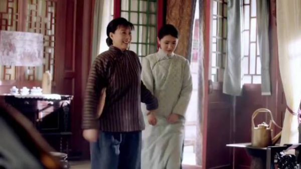 芝麻胡同:太太要给少爷相亲，大少爷一见到女方就可以装傻子扮痴 何冰刘蓓王欧