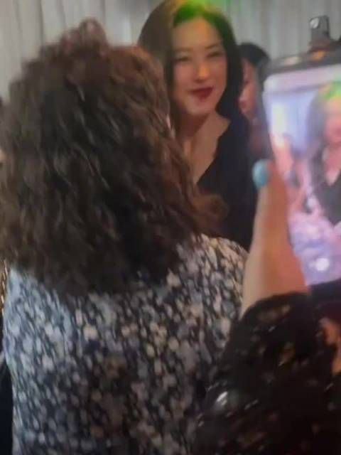 孟子义朱珠同框被指翻白眼，本人回应系近视不适