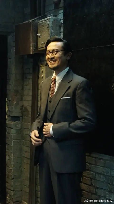 传君，收一下腹