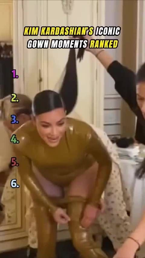 卡戴珊艰难的换衣服