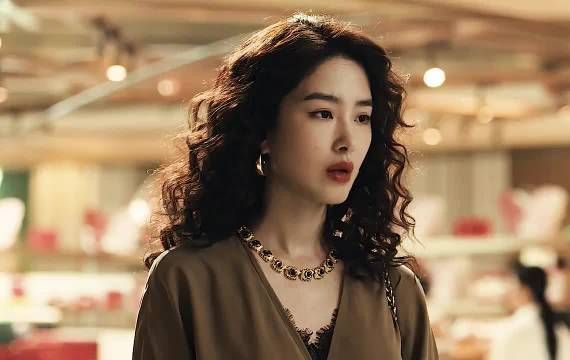 感情比的不是谁对谁好，而是谁对谁不在乎 爱情没有神话