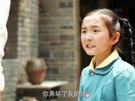 小草视小雪如己出，小雪却始终心门紧闭