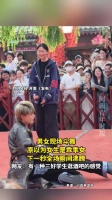 男女现场斗舞，原以为女生是乖乖女，下一秒全场瞬间沸腾