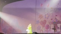 被谢娜温柔打动，主动为观众准备生理用品，默默体谅女生难处，细节满分