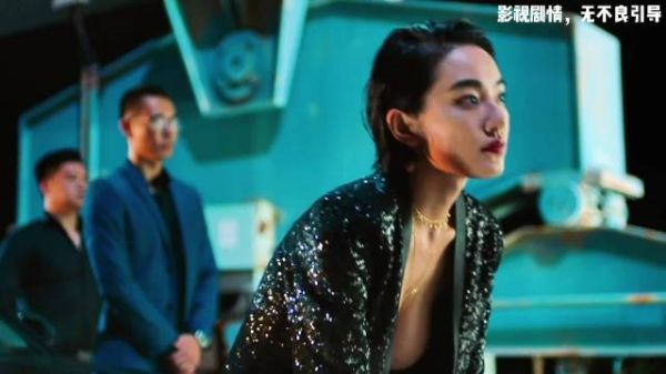 这位大姐不仅身材好，心里还藏着不少小心思