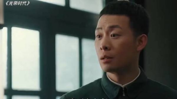 这俩活宝搁一起，硬是把谍战片演成了喜剧
