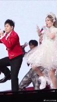 谢娜成都演唱会惊喜嘉宾林志颖《不是每个恋曲都有美好回忆》