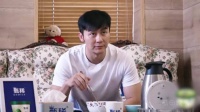 李晨不结婚不恋爱，独居200平复式豪宅，不会打车更不会点外卖 .