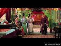 接下来请欣赏四阿哥四方步 “儿子不会弃额娘于不顾”