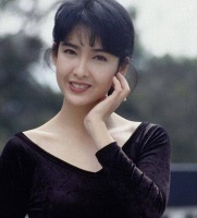她是全民女神，却甘愿守着一个花花公子过日子，周慧敏究竟图啥