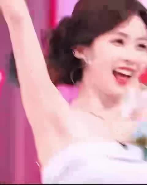 以花寄情以心相待 白鹿永远懂粉丝的满心欢喜