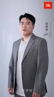 大家好！我是梁靖崑，也是哈曼声学体验官， 是西装甜甜！