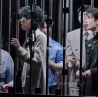 同意！刘宇宁的身材确实很曼妙，这梗被他玩得明明白白的，太会整活了