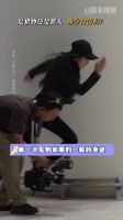 虽然瘦瘦的 但是这个跑步姿势看着就很有力量感 幂姐身姿曼妙还是太权威了