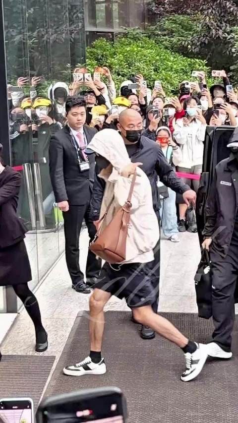 肖战出发澳门！好高的人气 期待肖战闪耀澳门！