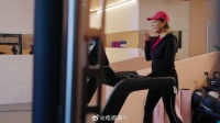 无效睡眠看自己，高效充电看她，瞬间觉得自己休息方式错了