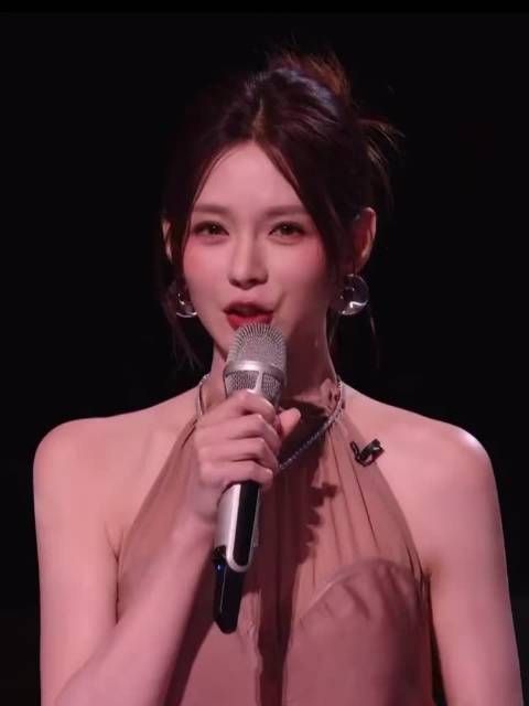 你们湖南广电有这么美的女主持，今晚真的被沈梦辰美一大跳