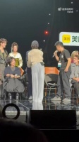 窦靖童与庾澄庆聊恩利，歌手发布会氛围轻松