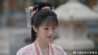 一起去宴会精心打扮，结果李薇去不了，下一秒心情低落