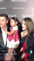 李小璐、贾乃亮曾经一家幸福的三口如今各自幸福小甜馨也越来越美了