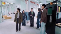 周峻炜伦敦腔与中介沟通引关注